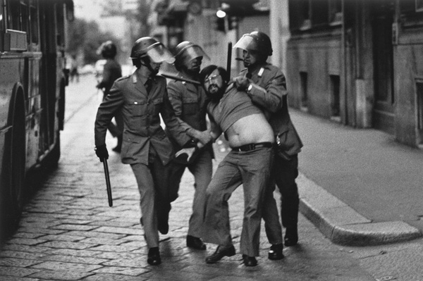 Aldo Bonasia. L’arma della fotografia o l’immagine del no!